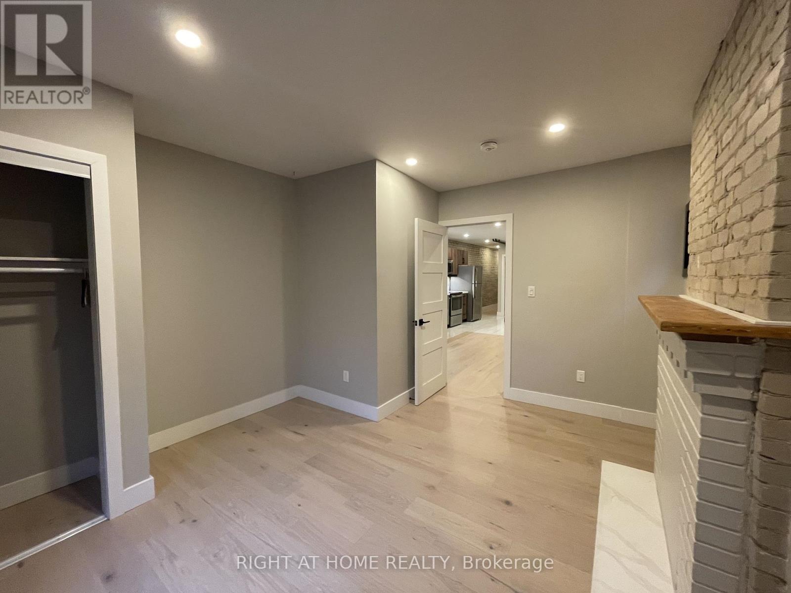 1 - 363 Parkside Drive, Toronto, Ontario  M6R 2Z5 - Photo 9 - W13140728