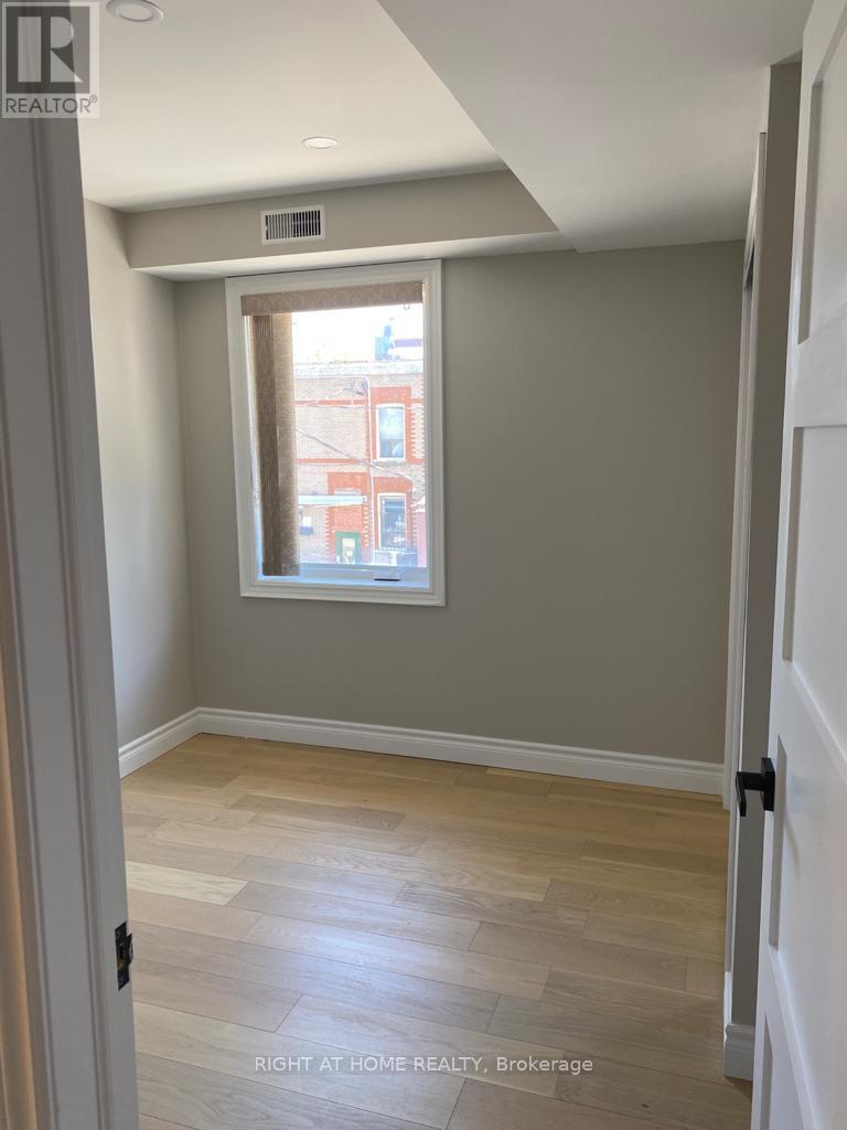 1 - 1543 Dupont Street, Toronto, Ontario  M6P 3S5 - Photo 8 - W13140730