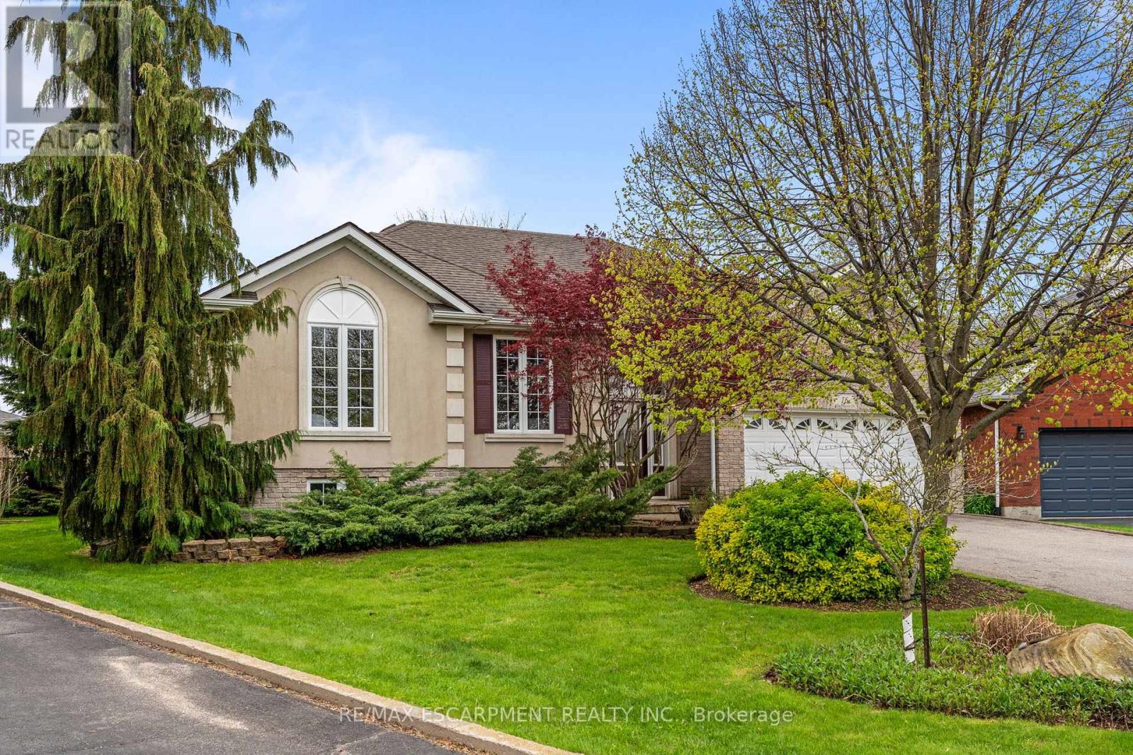 16 Macpherson Drive, Brant, Ontario  N3L 4B6 - Photo 3 - X13140676