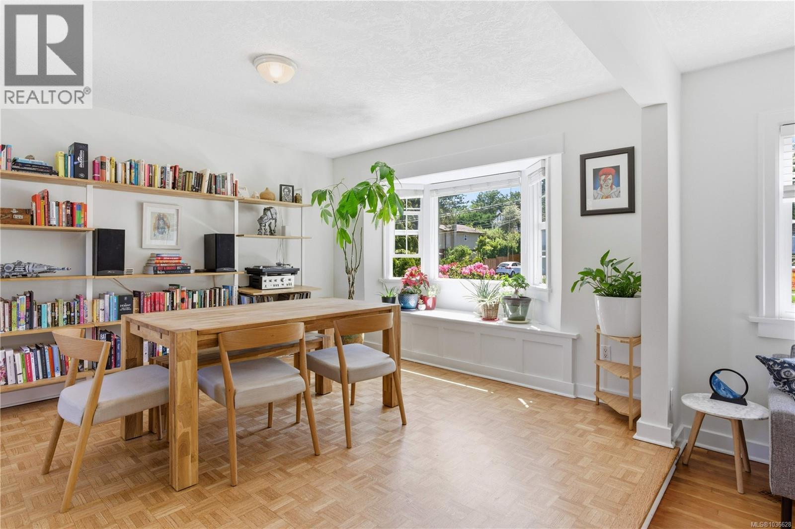 930 Lodge Ave, Saanich, British Columbia  V8X 3A8 - Photo 6 - 1036628