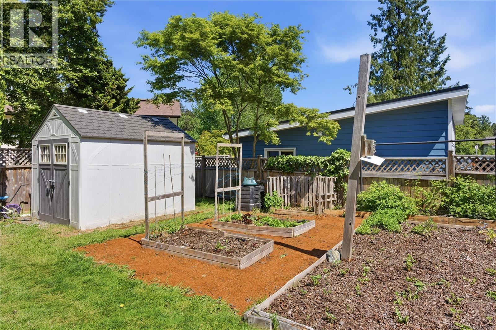 930 Lodge Ave, Saanich, British Columbia  V8X 3A8 - Photo 29 - 1036628