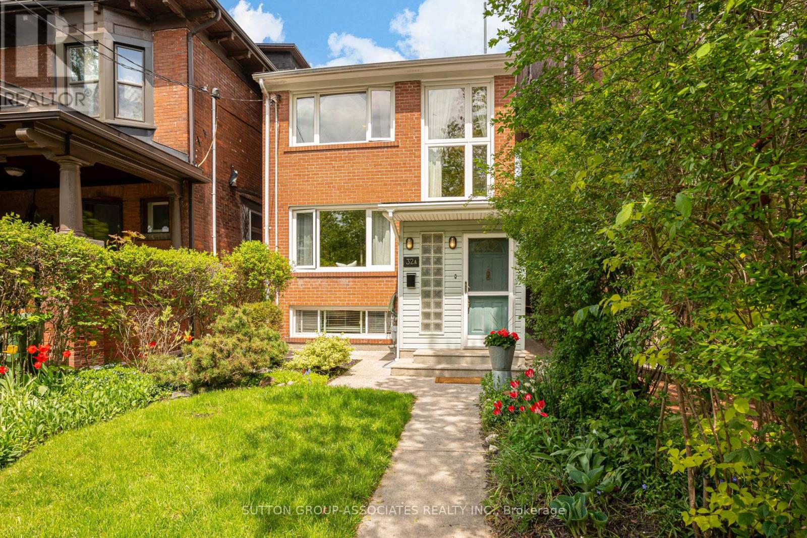 32a Vermont Avenue, Toronto, Ontario  M6G 1X7 - Photo 2 - C13140742