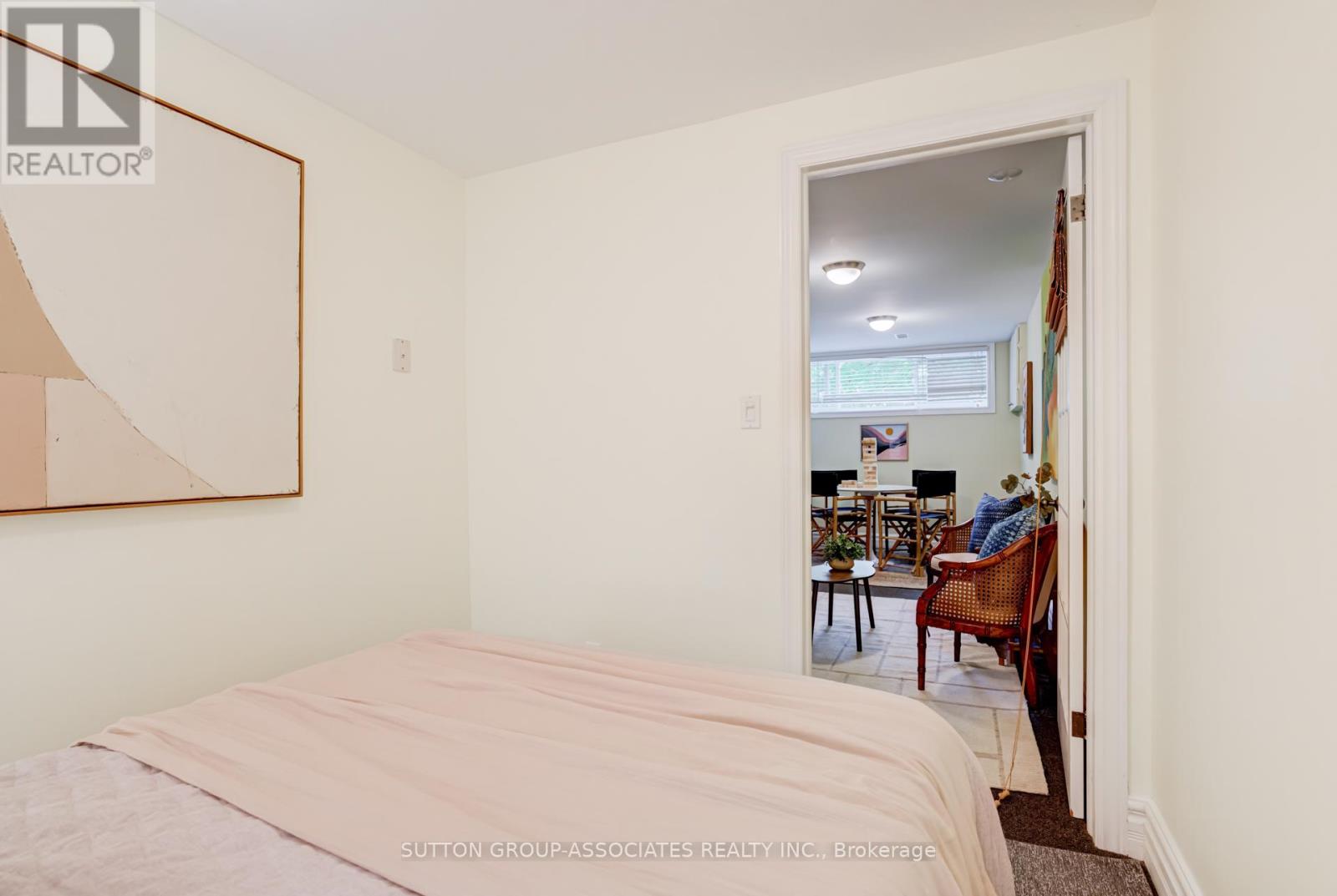 32a Vermont Avenue, Toronto, Ontario  M6G 1X7 - Photo 35 - C13140742