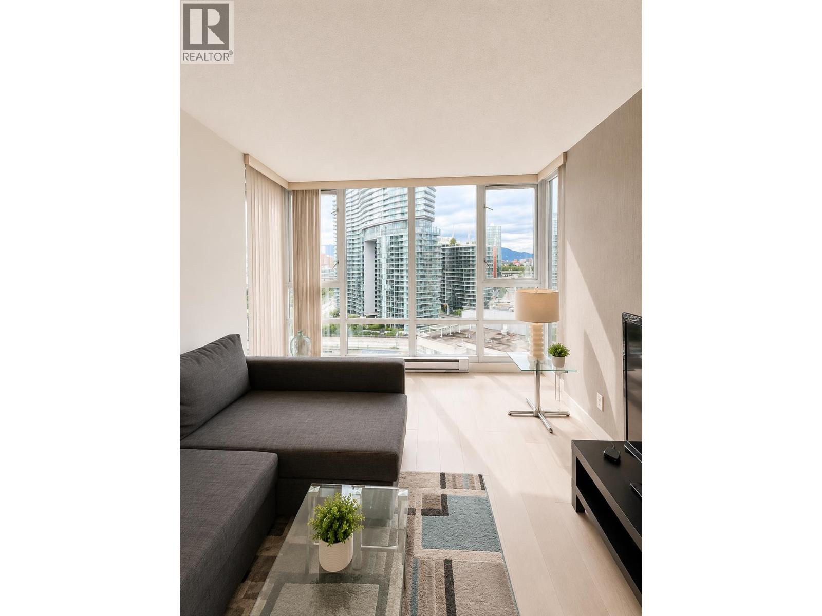 1802 1033 Marinaside, Vancouver, British Columbia  V6Z 3A3 - Photo 3 - R3124603