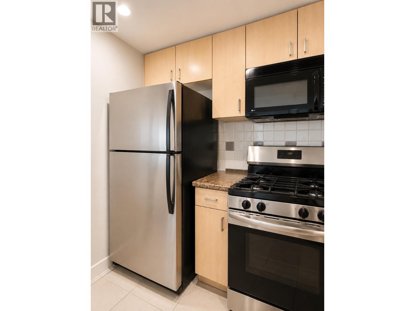 1802 1033 Marinaside, Vancouver, British Columbia  V6Z 3A3 - Photo 4 - R3124603