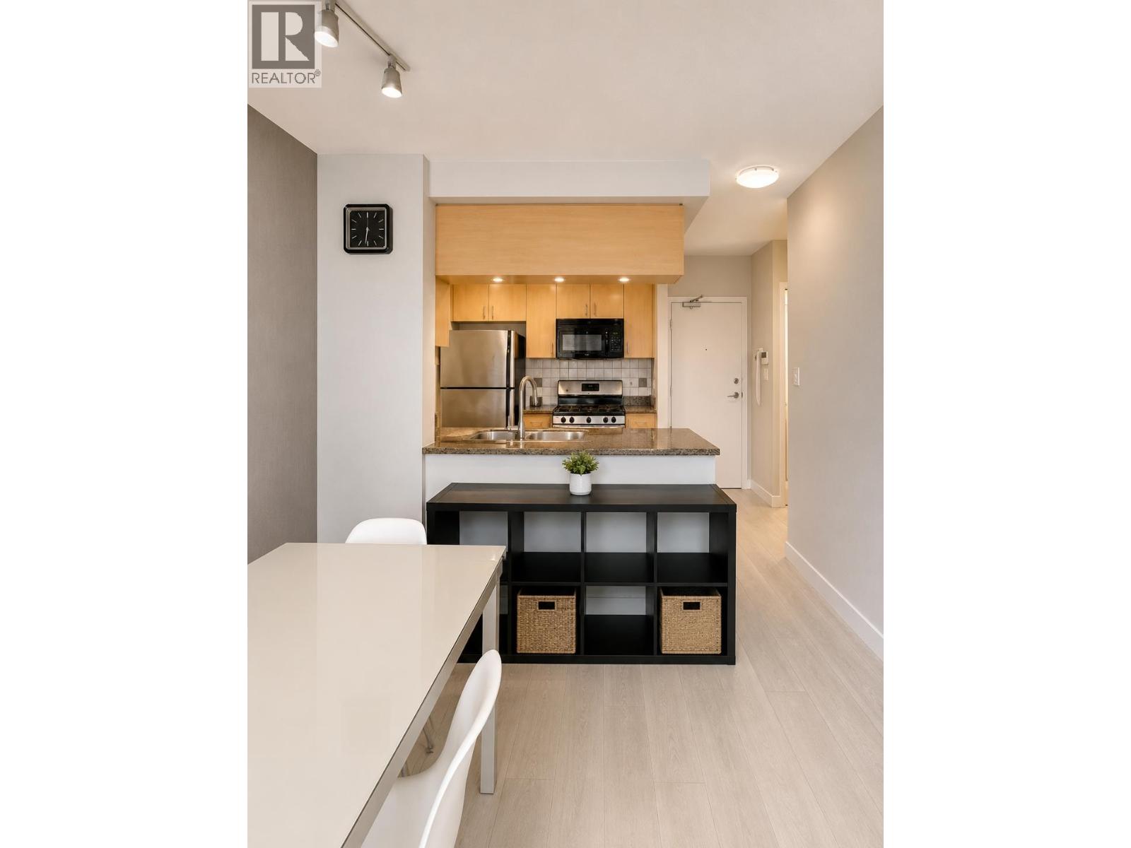 1802 1033 Marinaside, Vancouver, British Columbia  V6Z 3A3 - Photo 6 - R3124603