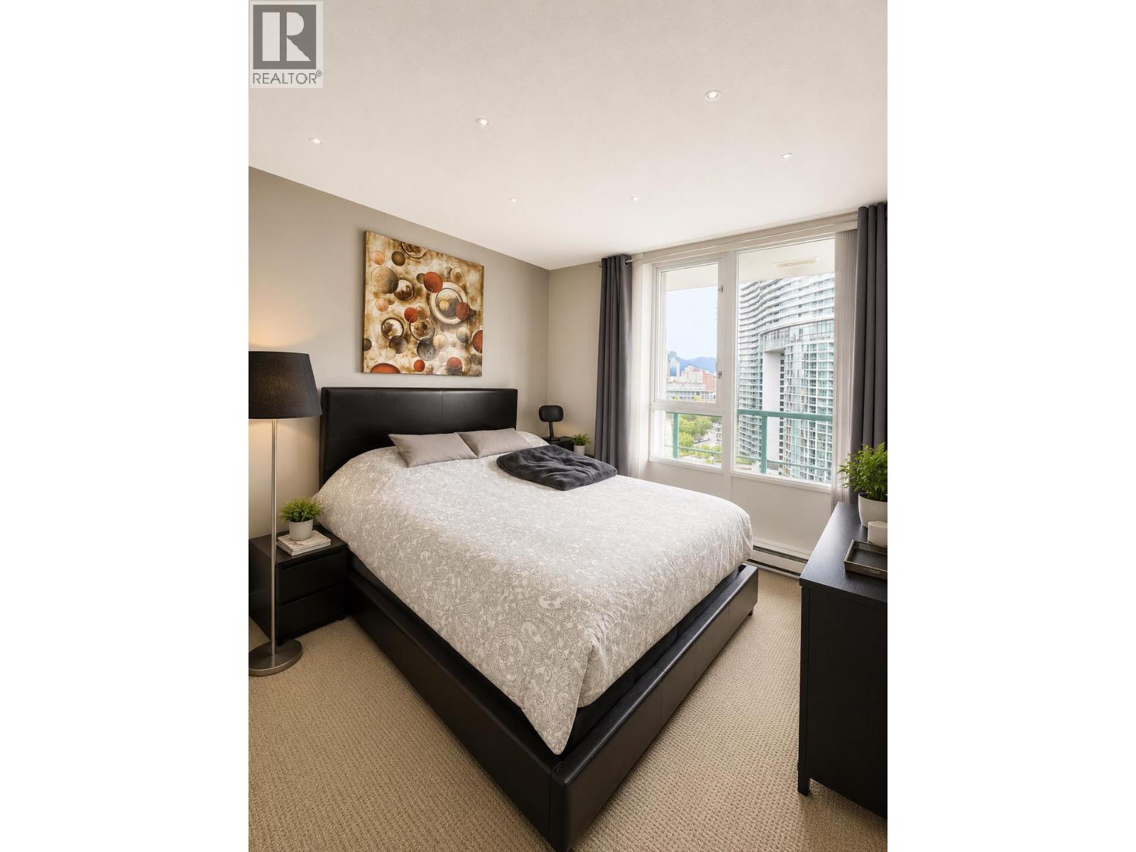 1802 1033 Marinaside, Vancouver, British Columbia  V6Z 3A3 - Photo 8 - R3124603