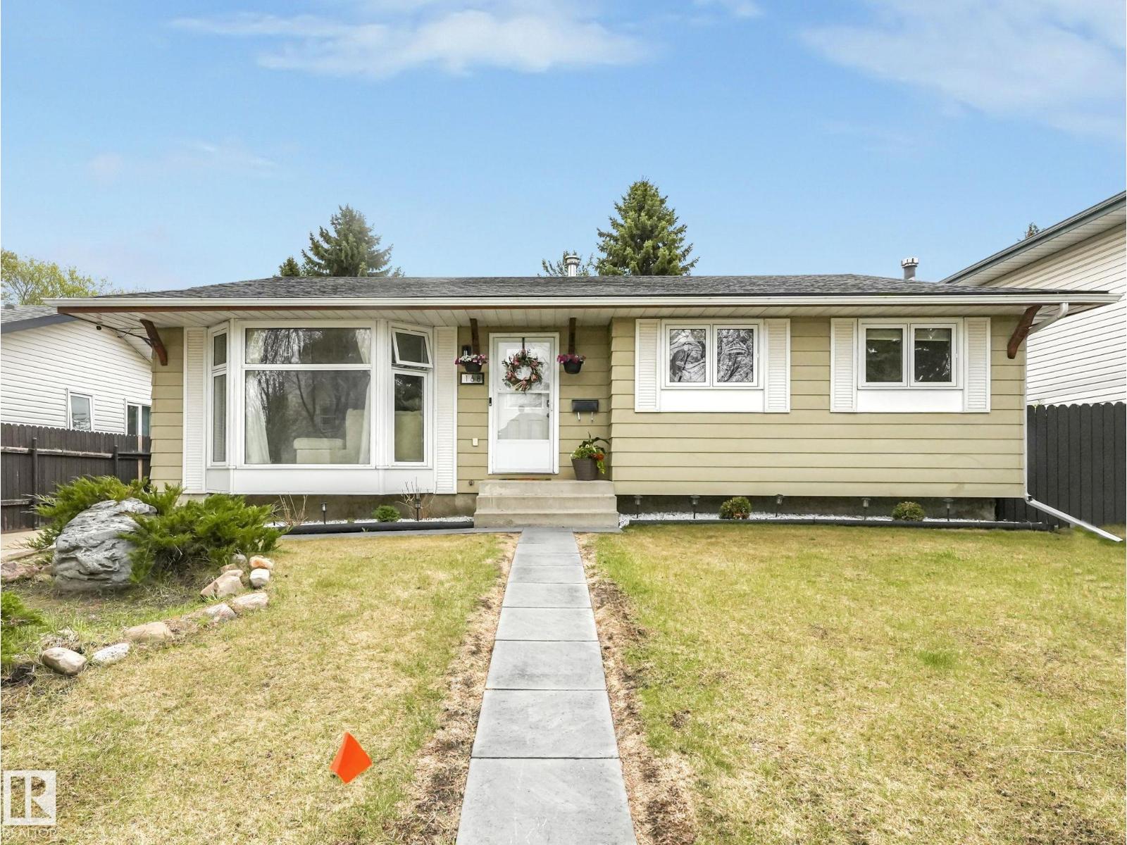 168 HUMBERSTONE RD NW, edmonton, Alberta