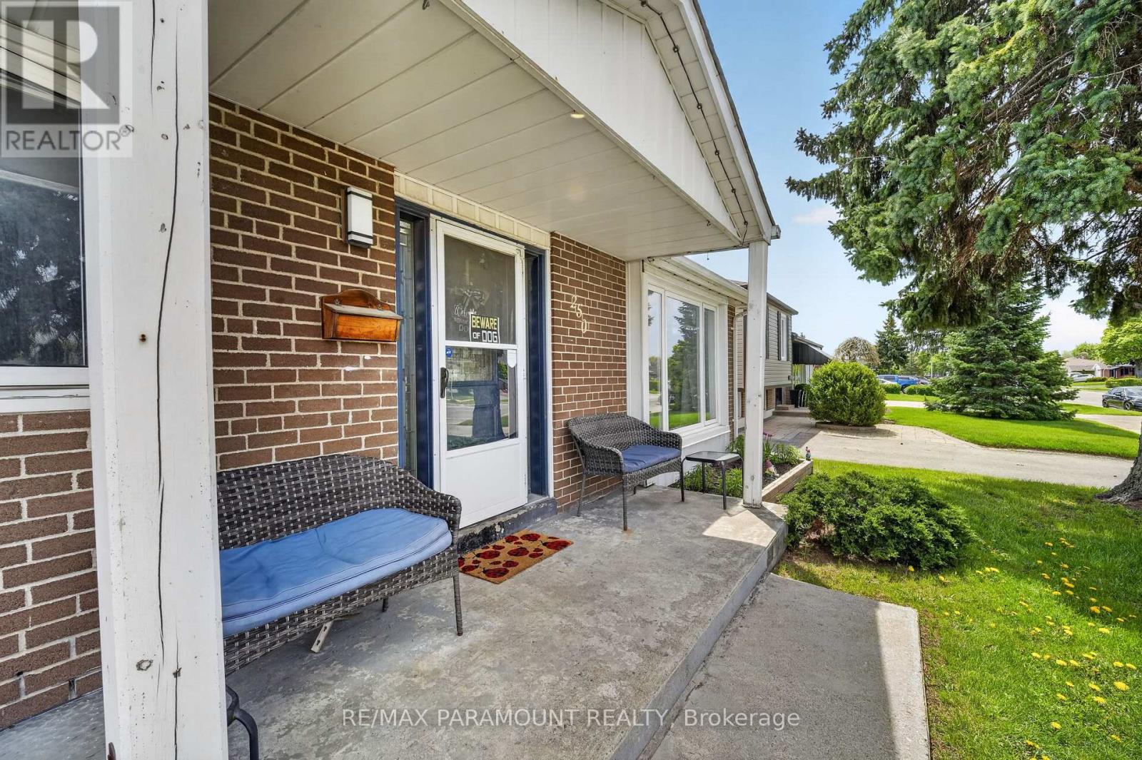 250 Avondale Boulevard, Brampton, Ontario  L6T 1J4 - Photo 4 - W13140734