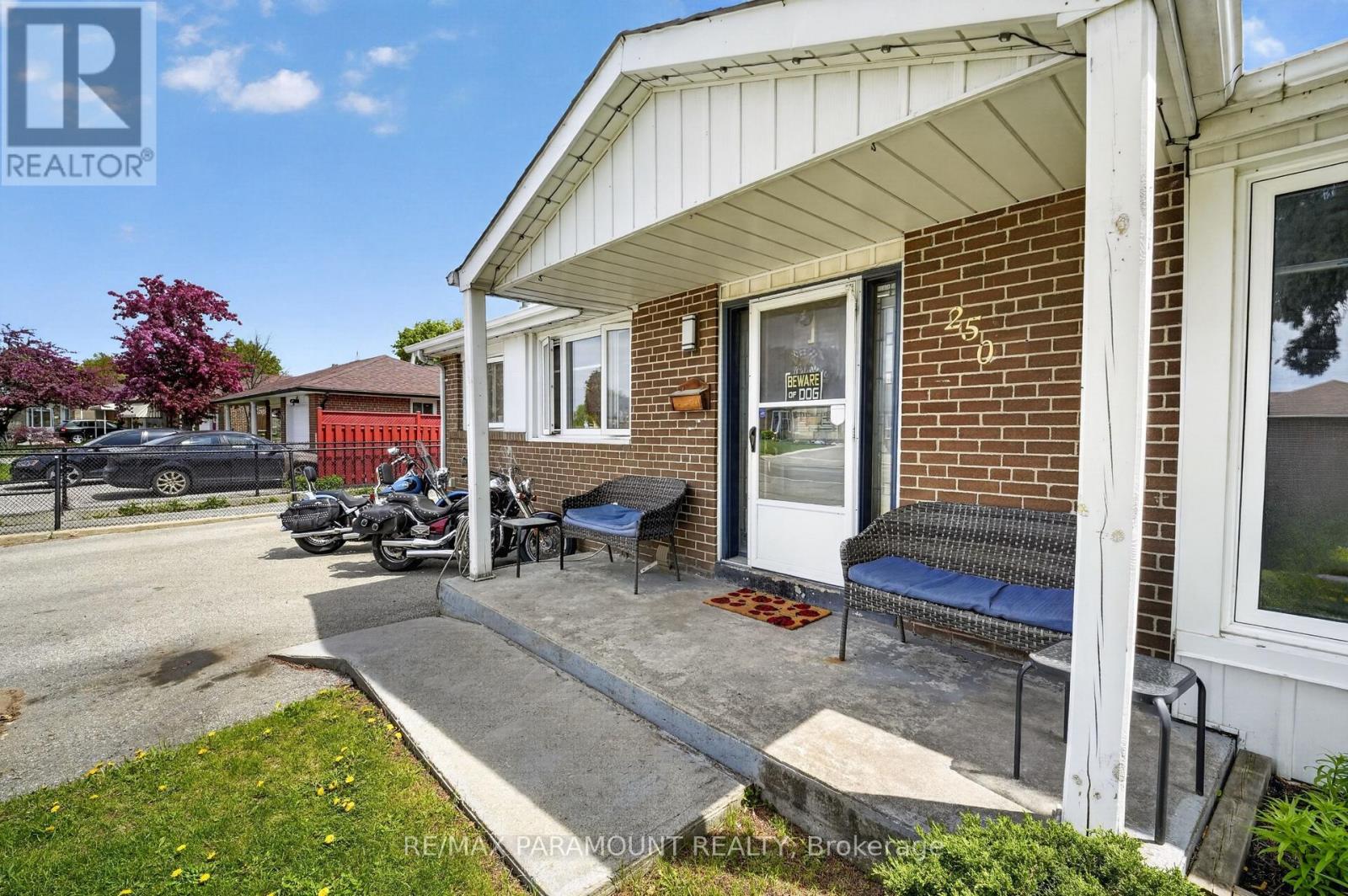 250 Avondale Boulevard, Brampton, Ontario  L6T 1J4 - Photo 45 - W13140734