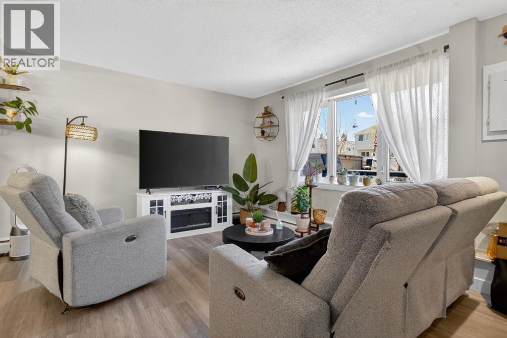 79, 3809 45 Street SW, Calgary, Alberta  T3E 3H4 - Photo 4 - A2311536