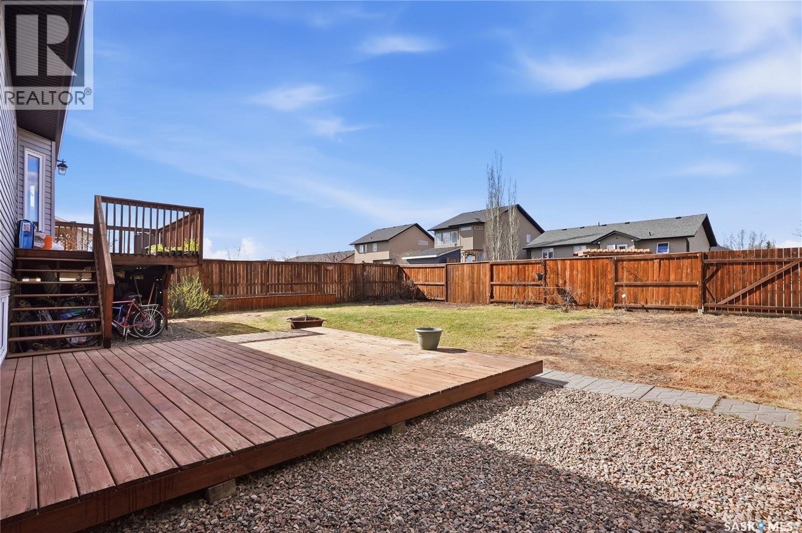 817 Columbia Way, Martensville, Saskatchewan  S0K 0A2 - Photo 35 - SK036288