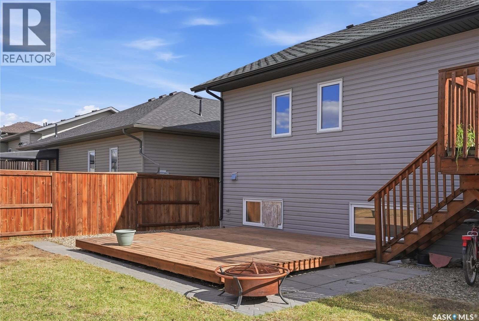 817 Columbia Way, Martensville, Saskatchewan  S0K 0A2 - Photo 39 - SK036288