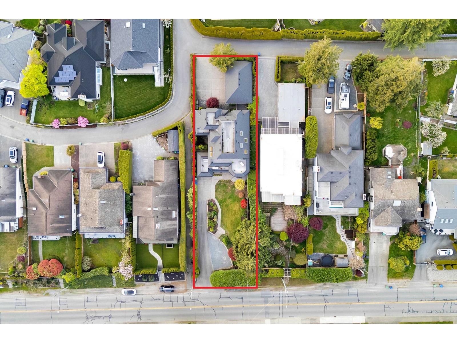 13407 Marine Drive, Surrey, British Columbia  V4A 1G1 - Photo 2 - R3115077