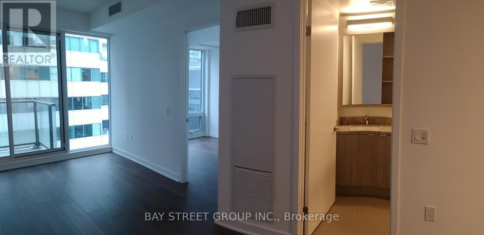 1807 - 125 Blue Jays Way, Toronto, Ontario  M5V 0N5 - Photo 5 - C13140754