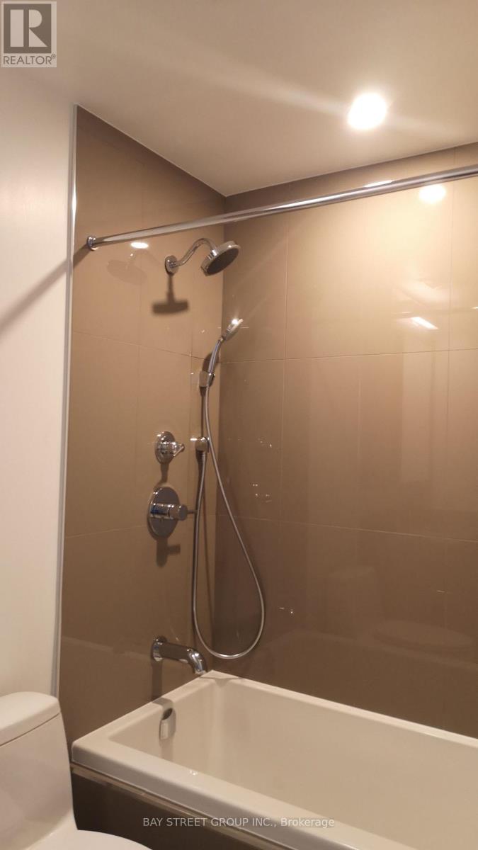 1807 - 125 Blue Jays Way, Toronto, Ontario  M5V 0N5 - Photo 8 - C13140754
