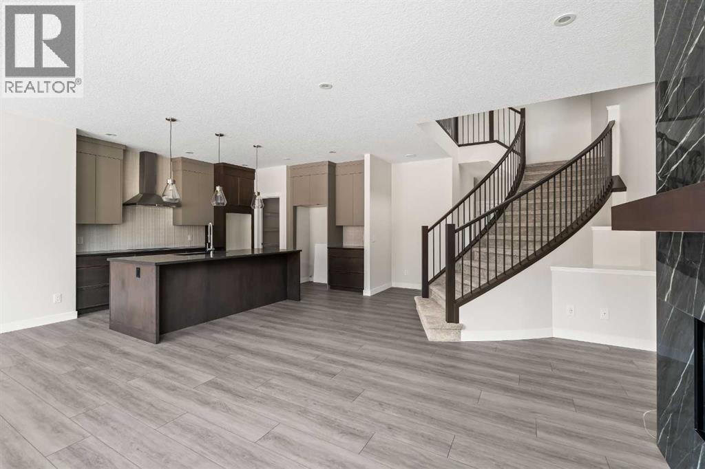 506 Lucas Way NW, Calgary, Alberta  T3P 2E7 - Photo 11 - A2307462