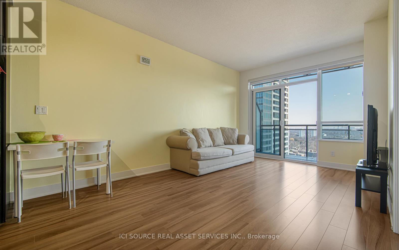 2303 - 28 Linden Street, Toronto, Ontario  M4Y 0A4 - Photo 10 - C12989140