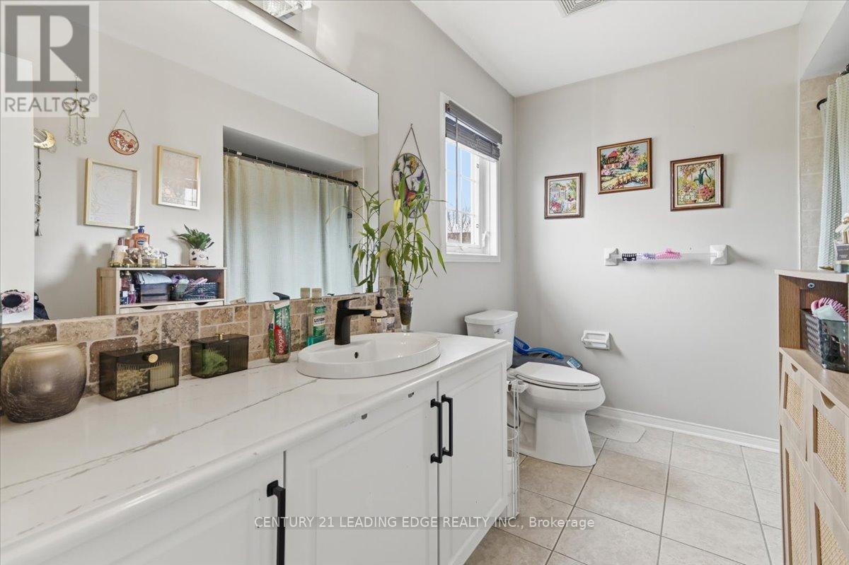 10 Crough Street, Clarington, Ontario  L1C 5M5 - Photo 11 - E13140790