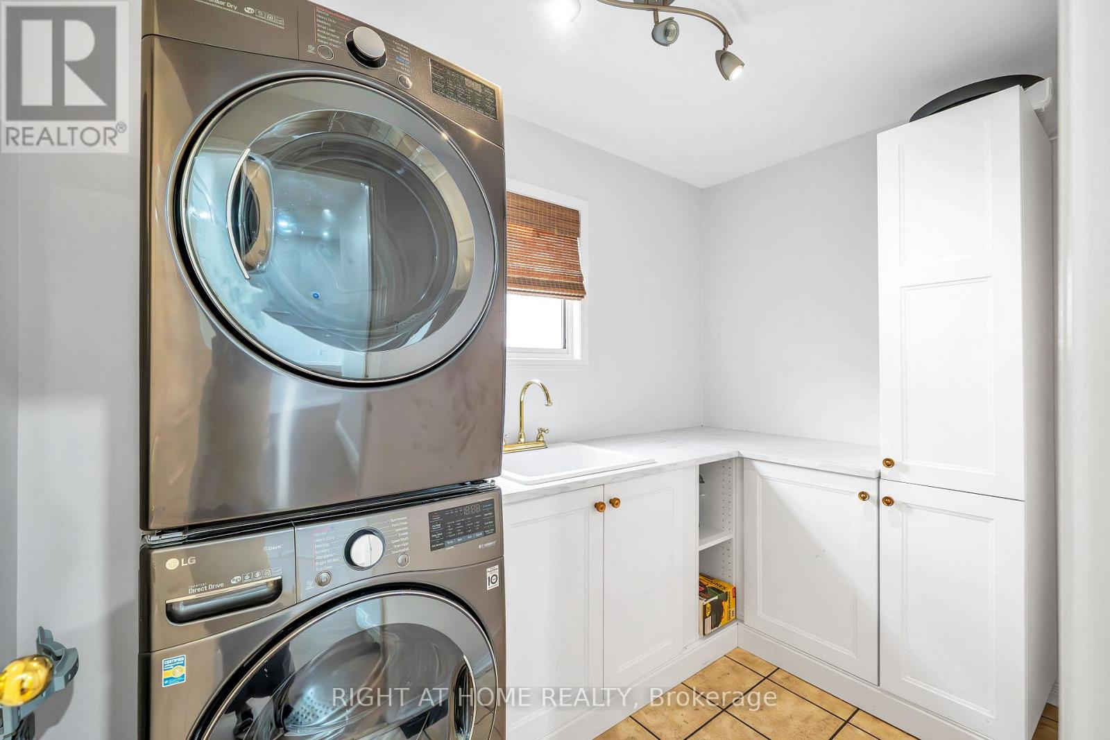 632 Longworth Avenue, Clarington, Ontario  L1C 5B8 - Photo 5 - E13140804