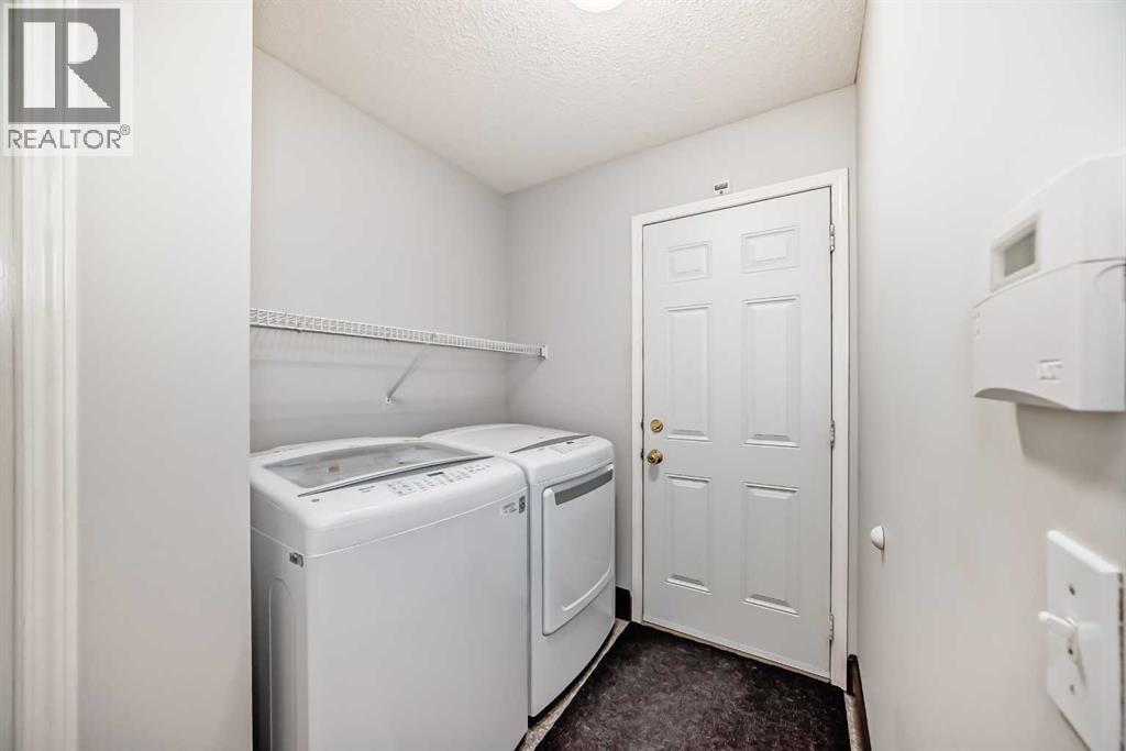 109 Royal Crest Terrace Nw, Calgary, Alberta  T3G 4M2 - Photo 13 - A2311540