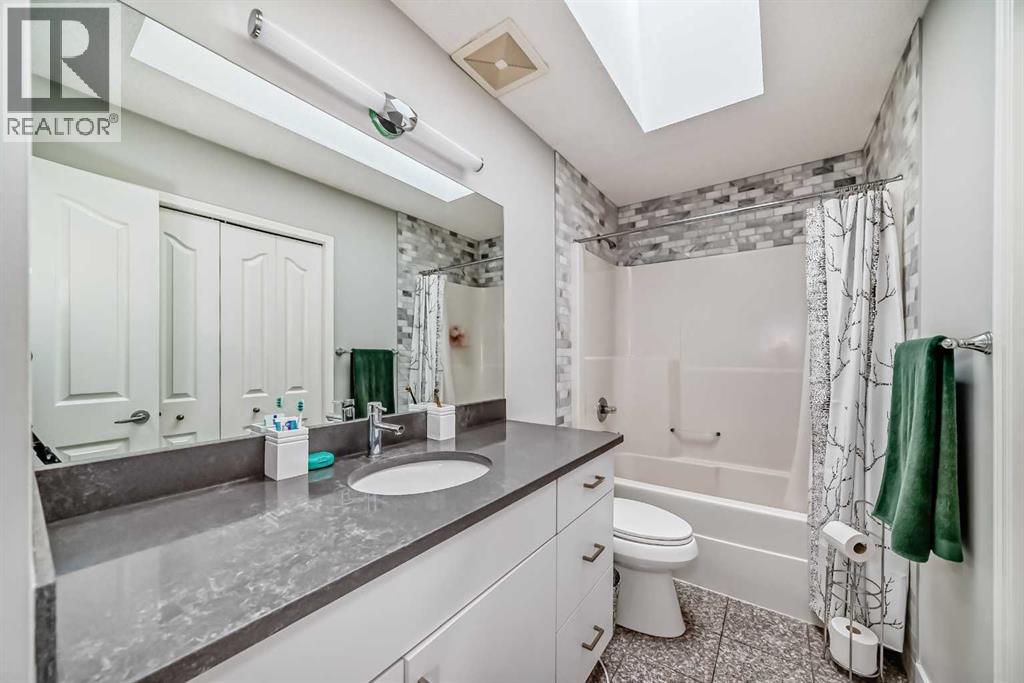 109 Royal Crest Terrace Nw, Calgary, Alberta  T3G 4M2 - Photo 23 - A2311540