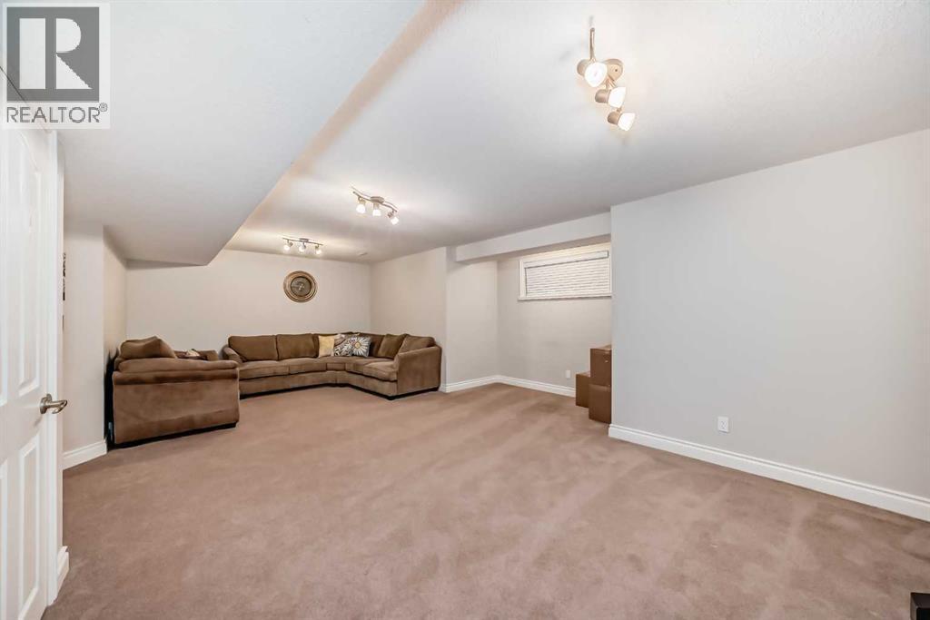109 Royal Crest Terrace Nw, Calgary, Alberta  T3G 4M2 - Photo 24 - A2311540