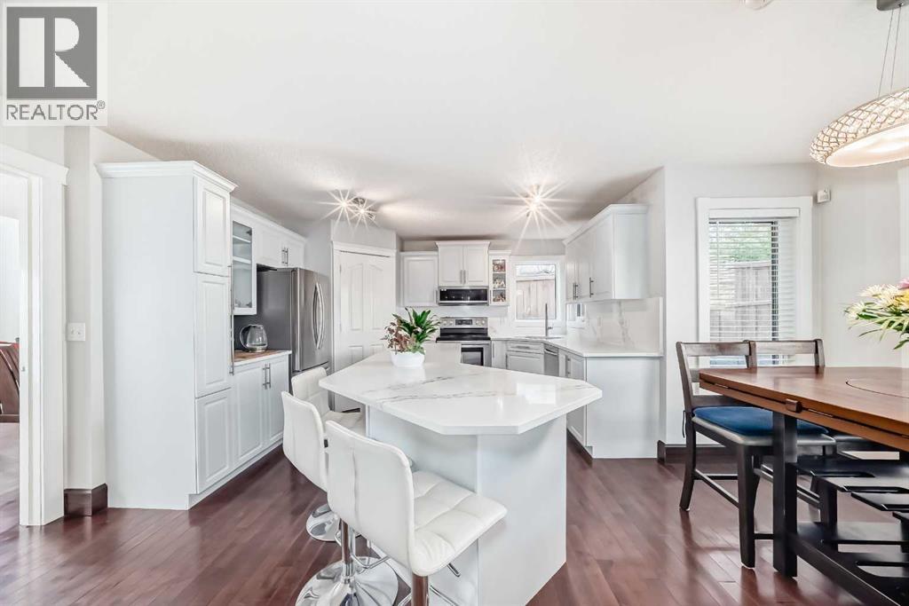 109 Royal Crest Terrace Nw, Calgary, Alberta  T3G 4M2 - Photo 9 - A2311540