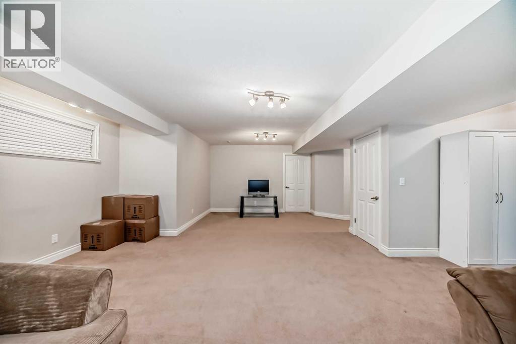 109 Royal Crest Terrace Nw, Calgary, Alberta  T3G 4M2 - Photo 25 - A2311540