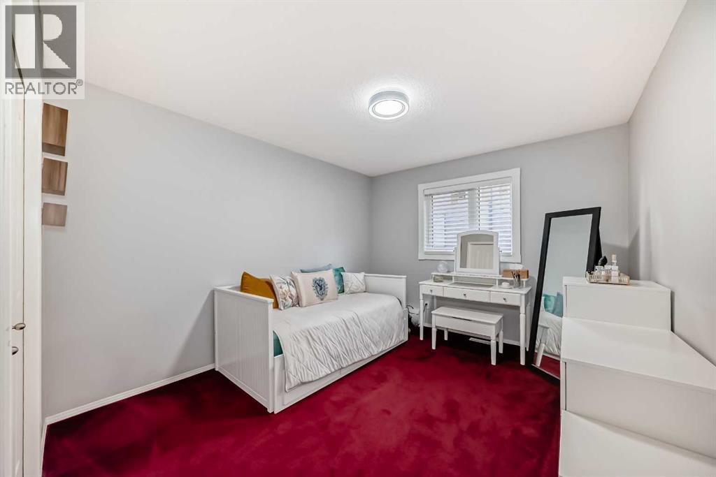 109 Royal Crest Terrace Nw, Calgary, Alberta  T3G 4M2 - Photo 19 - A2311540