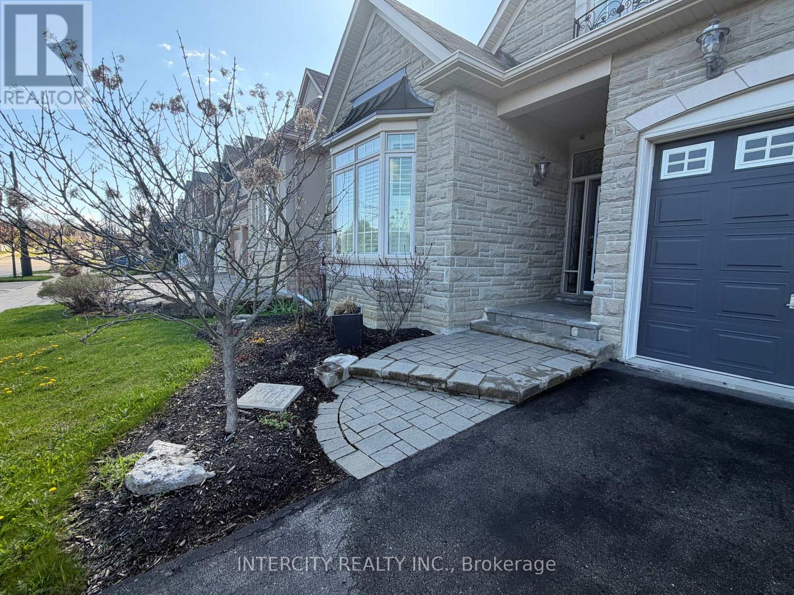 655 Davos Road, Vaughan, Ontario  L4H 0Y3 - Photo 2 - N13140788