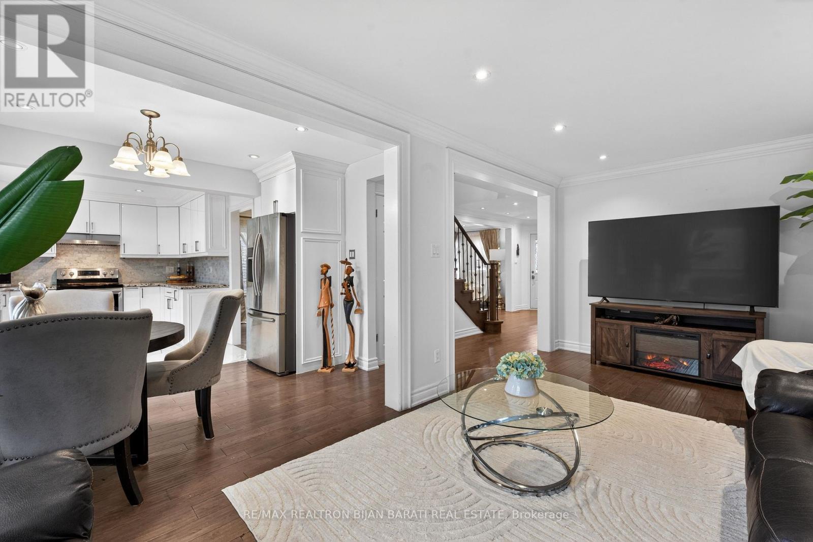 92 Weldrick Road E, Richmond Hill, Ontario  L4C 8T7 - Photo 13 - N13140794