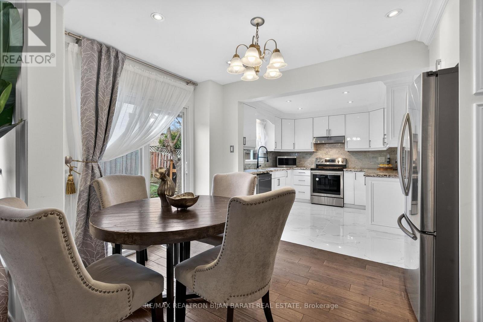 92 Weldrick Road E, Richmond Hill, Ontario  L4C 8T7 - Photo 18 - N13140794
