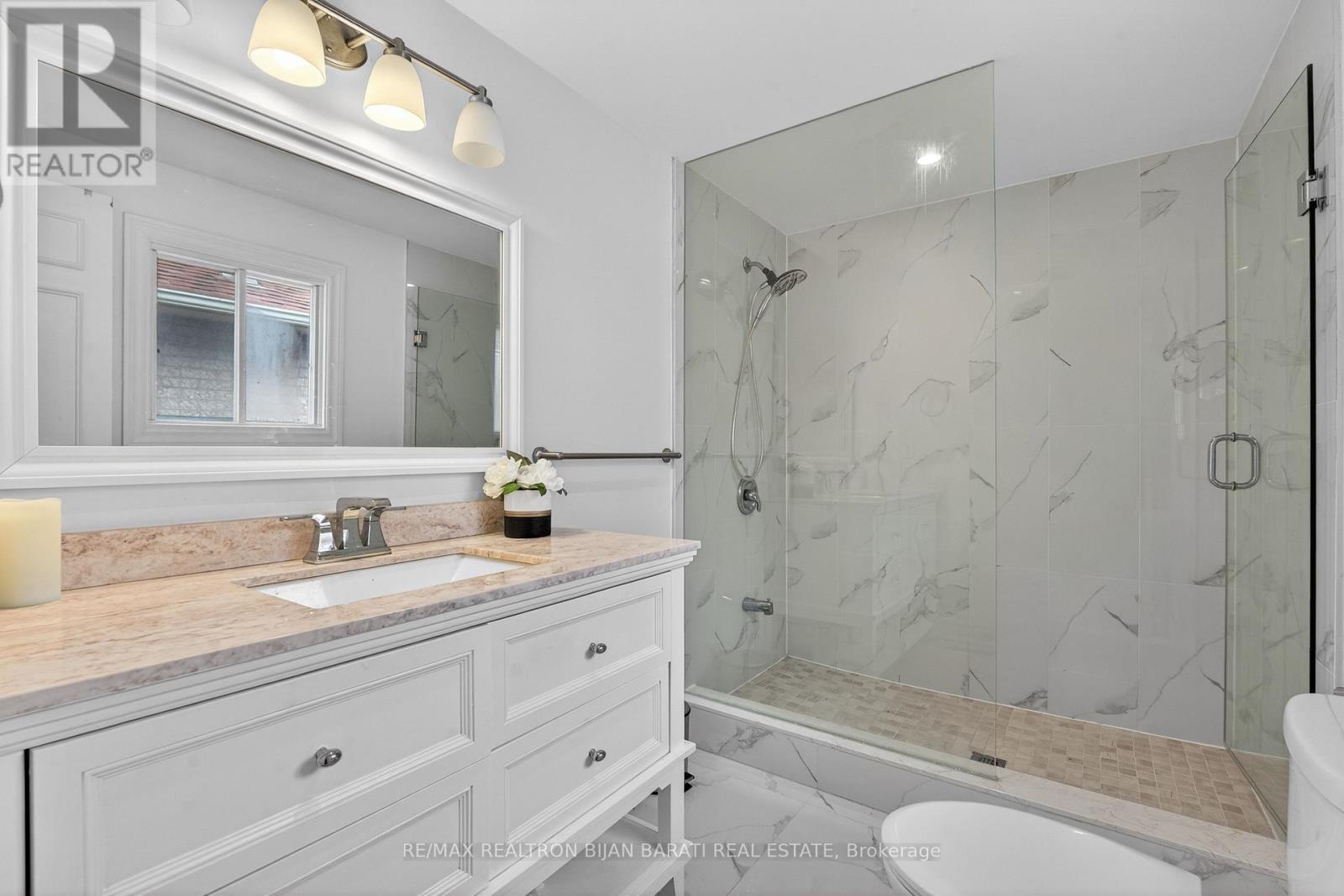 92 Weldrick Road E, Richmond Hill, Ontario  L4C 8T7 - Photo 33 - N13140794