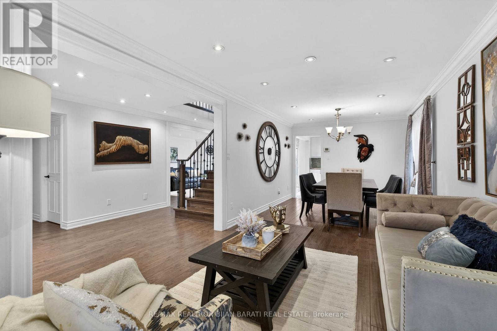 92 Weldrick Road E, Richmond Hill, Ontario  L4C 8T7 - Photo 6 - N13140794
