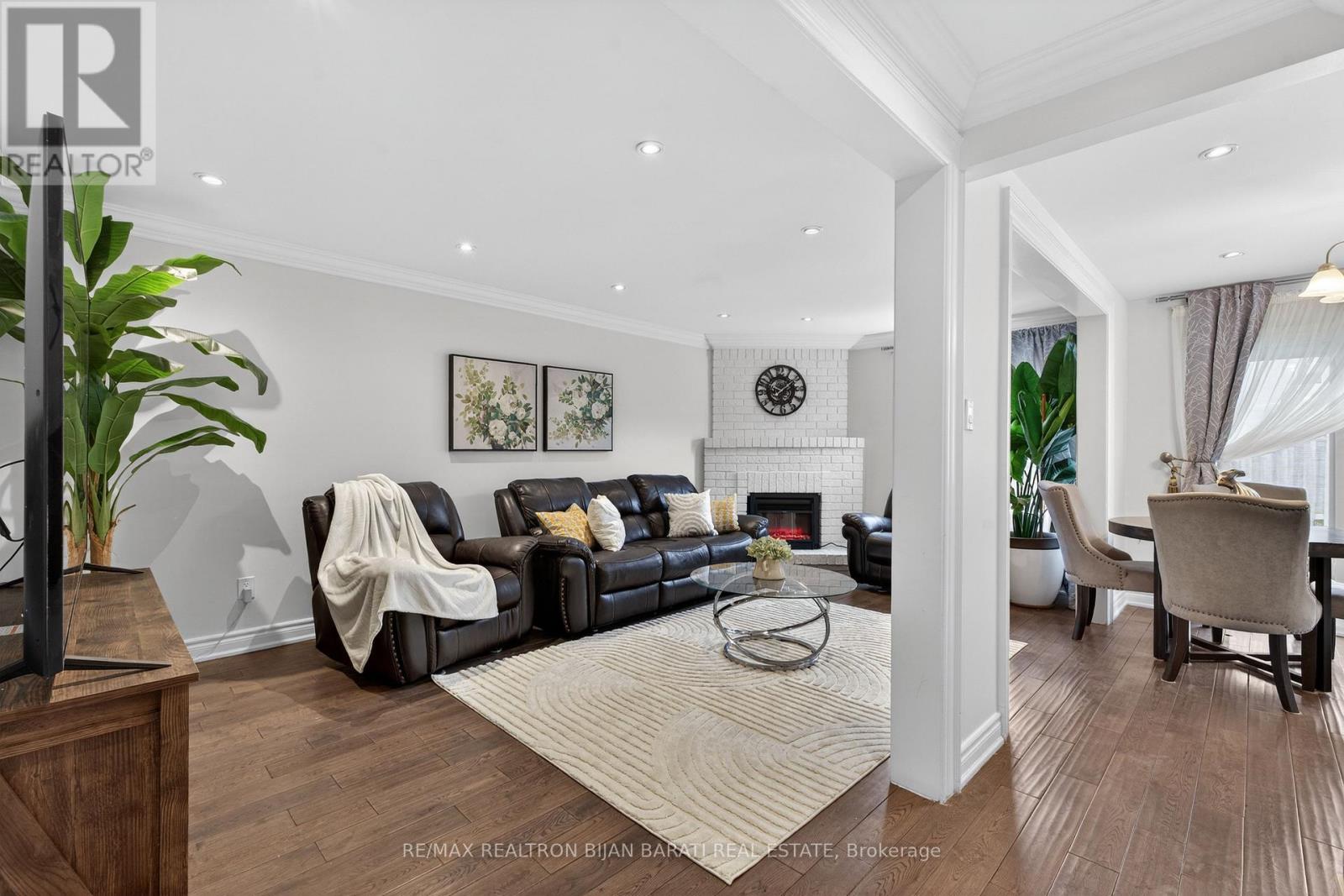 92 Weldrick Road E, Richmond Hill, Ontario  L4C 8T7 - Photo 7 - N13140794
