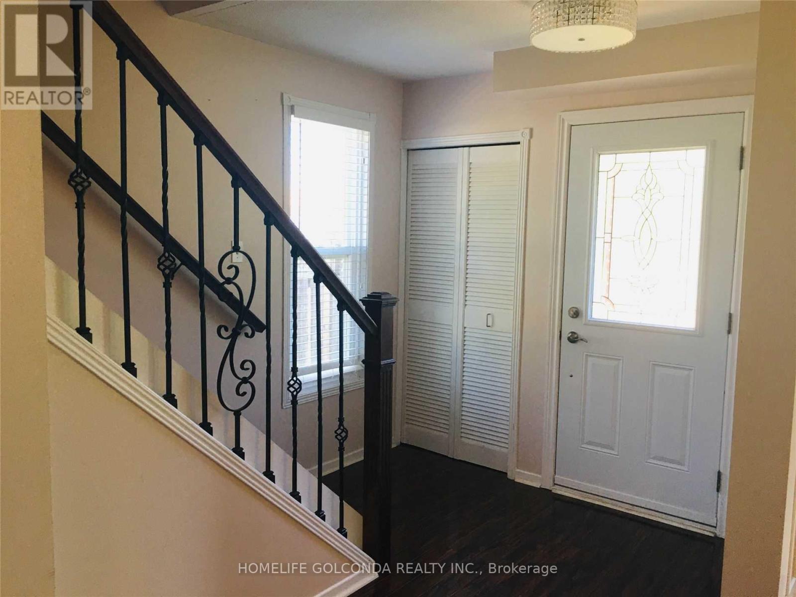 3134 Jessica Court, Mississauga, Ontario L5C 1X6 - Photo 5 - W13140756