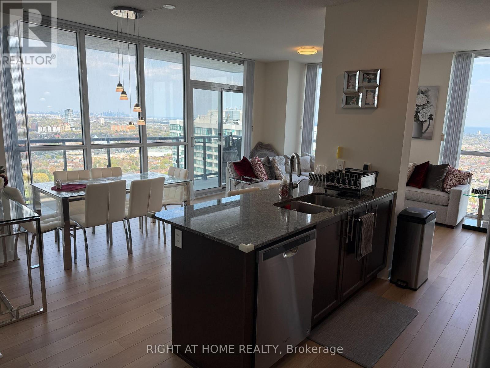 2402 - 3975 Grand Park Drive, Mississauga, Ontario  L5B 0K4 - Photo 18 - W13140764