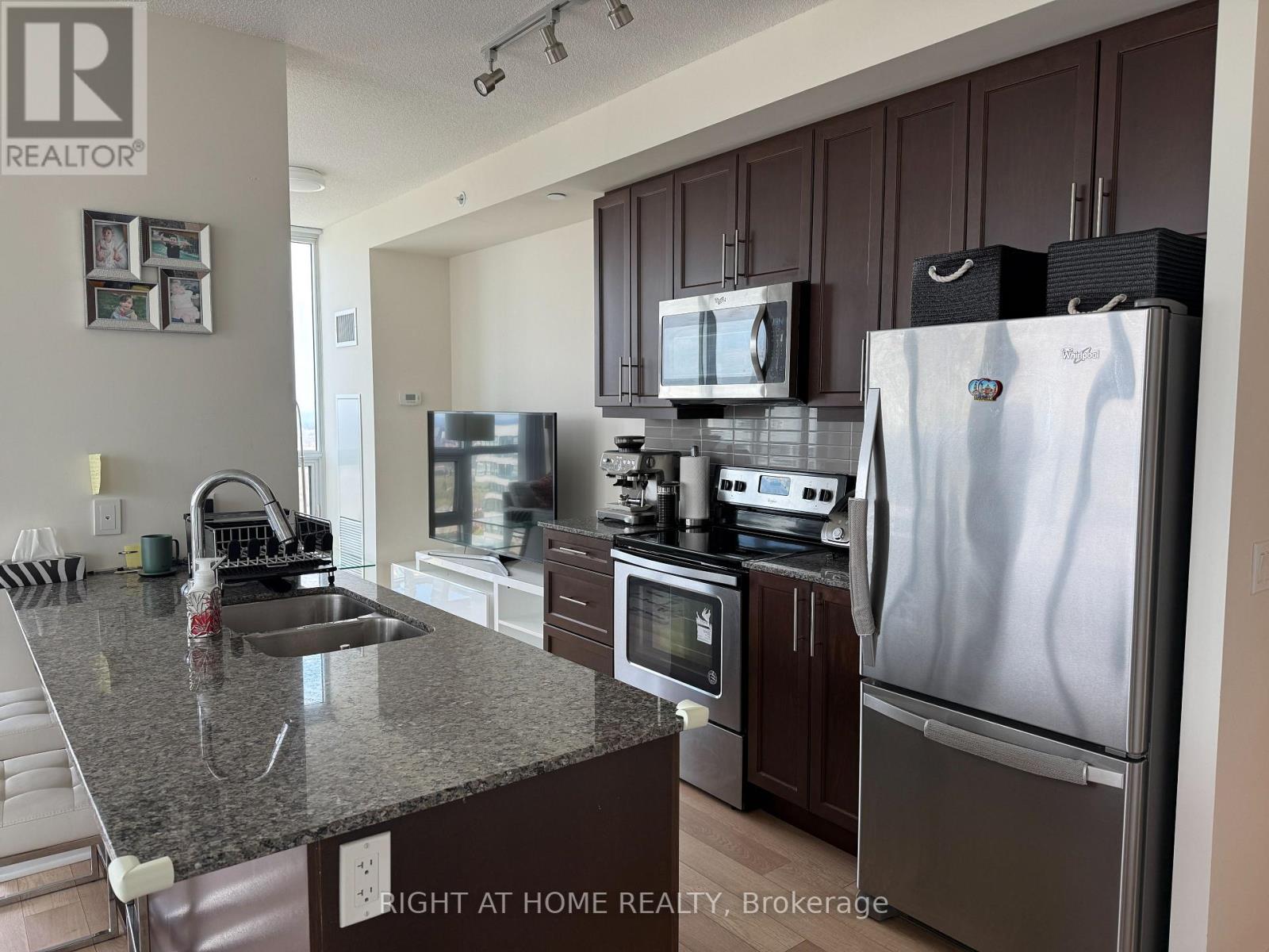 2402 - 3975 Grand Park Drive, Mississauga, Ontario  L5B 0K4 - Photo 20 - W13140764