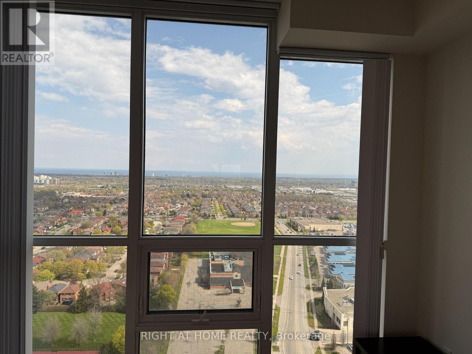 2402 - 3975 Grand Park Drive, Mississauga, Ontario  L5B 0K4 - Photo 26 - W13140764