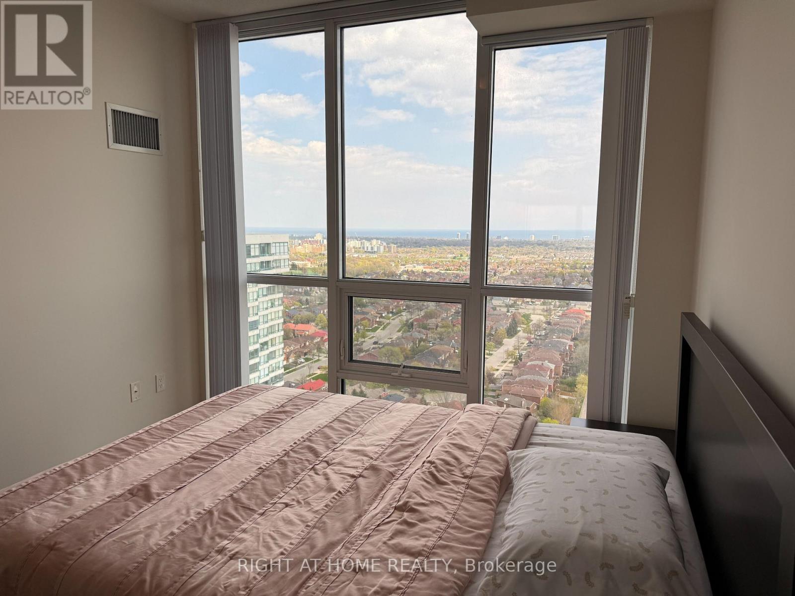 2402 - 3975 Grand Park Drive, Mississauga, Ontario  L5B 0K4 - Photo 27 - W13140764