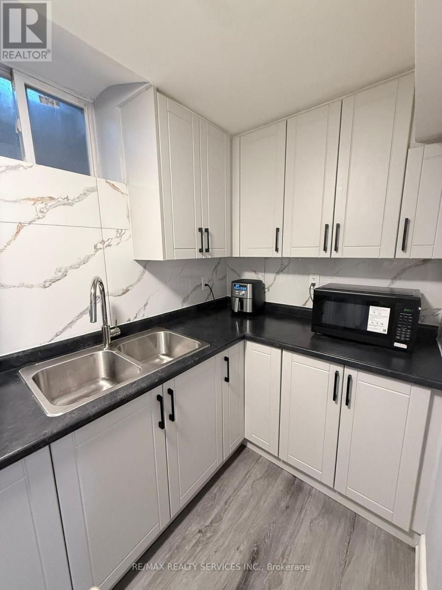 Bsmt - 3760 Pearlstone Drive, Mississauga, Ontario  L5M 7H1 - Photo 12 - W13140770