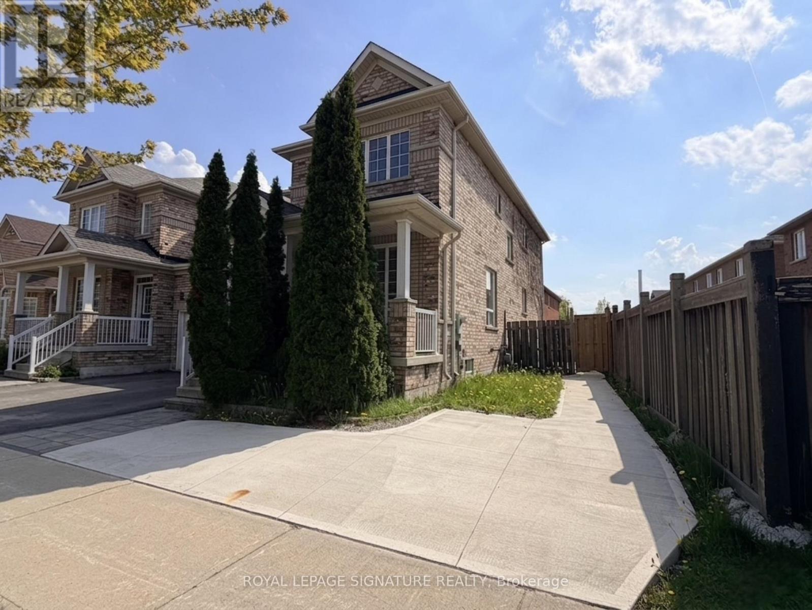 5732 Jenvic Grove, Mississauga, Ontario  L5M 7B4 - Photo 4 - W13140776