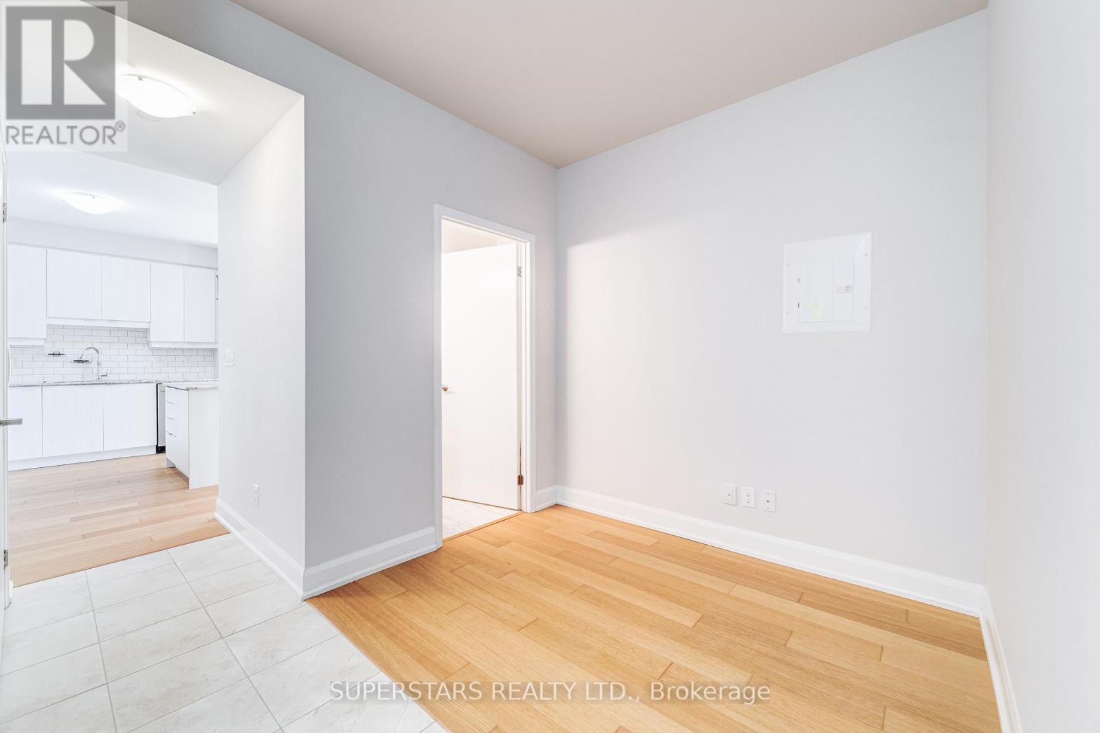 401 - 2910 Highway 7, Vaughan, Ontario  L4K 0H8 - Photo 4 - N13139808