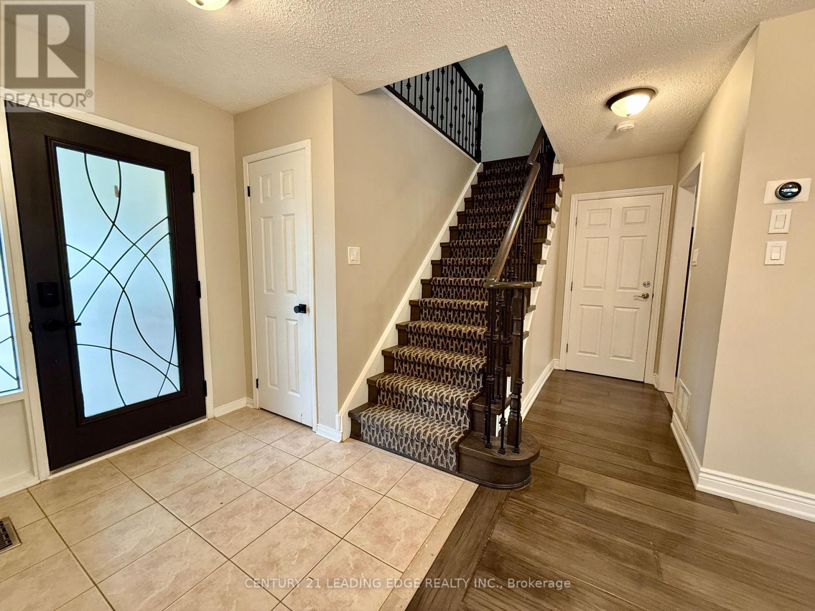 10 Crough Street, Clarington, Ontario  L1C 5M5 - Photo 4 - E13140790