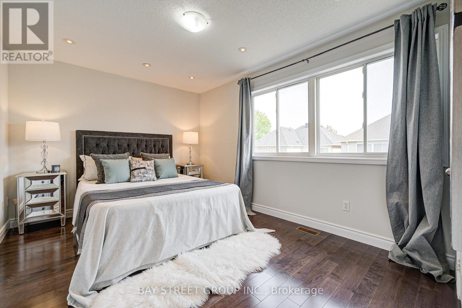 43 Tower Bridge Crescent, Markham, Ontario  L6C 2M9 - Photo 15 - N13140820
