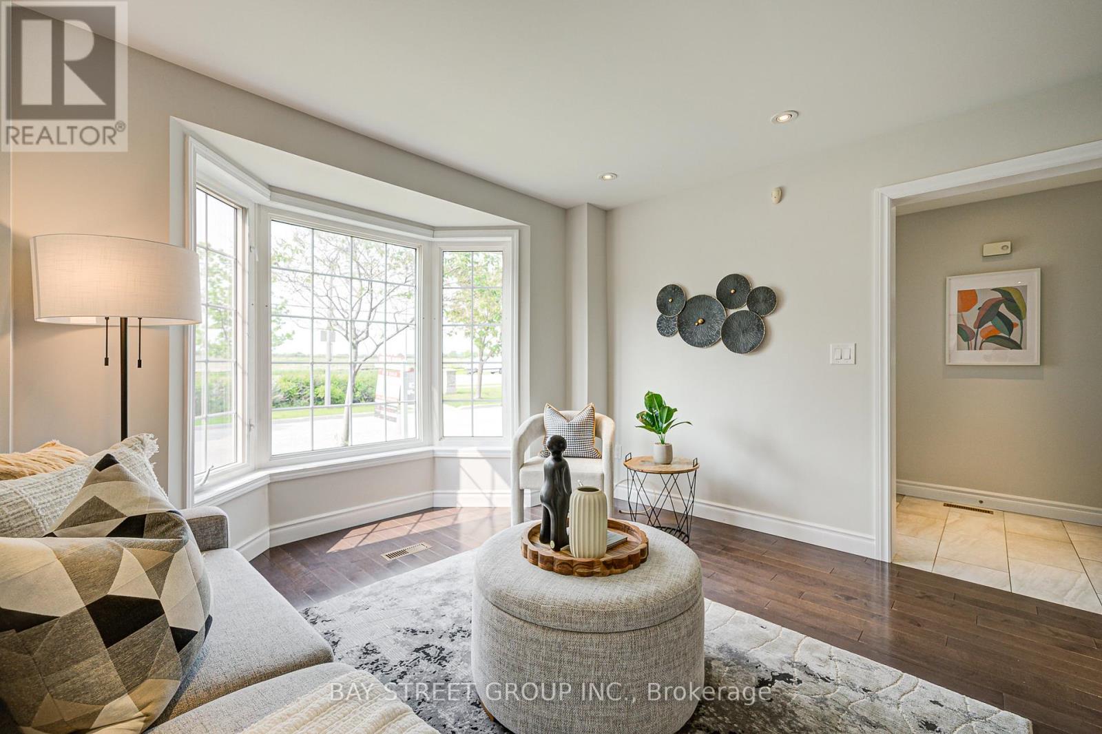 43 Tower Bridge Crescent, Markham, Ontario  L6C 2M9 - Photo 3 - N13140820