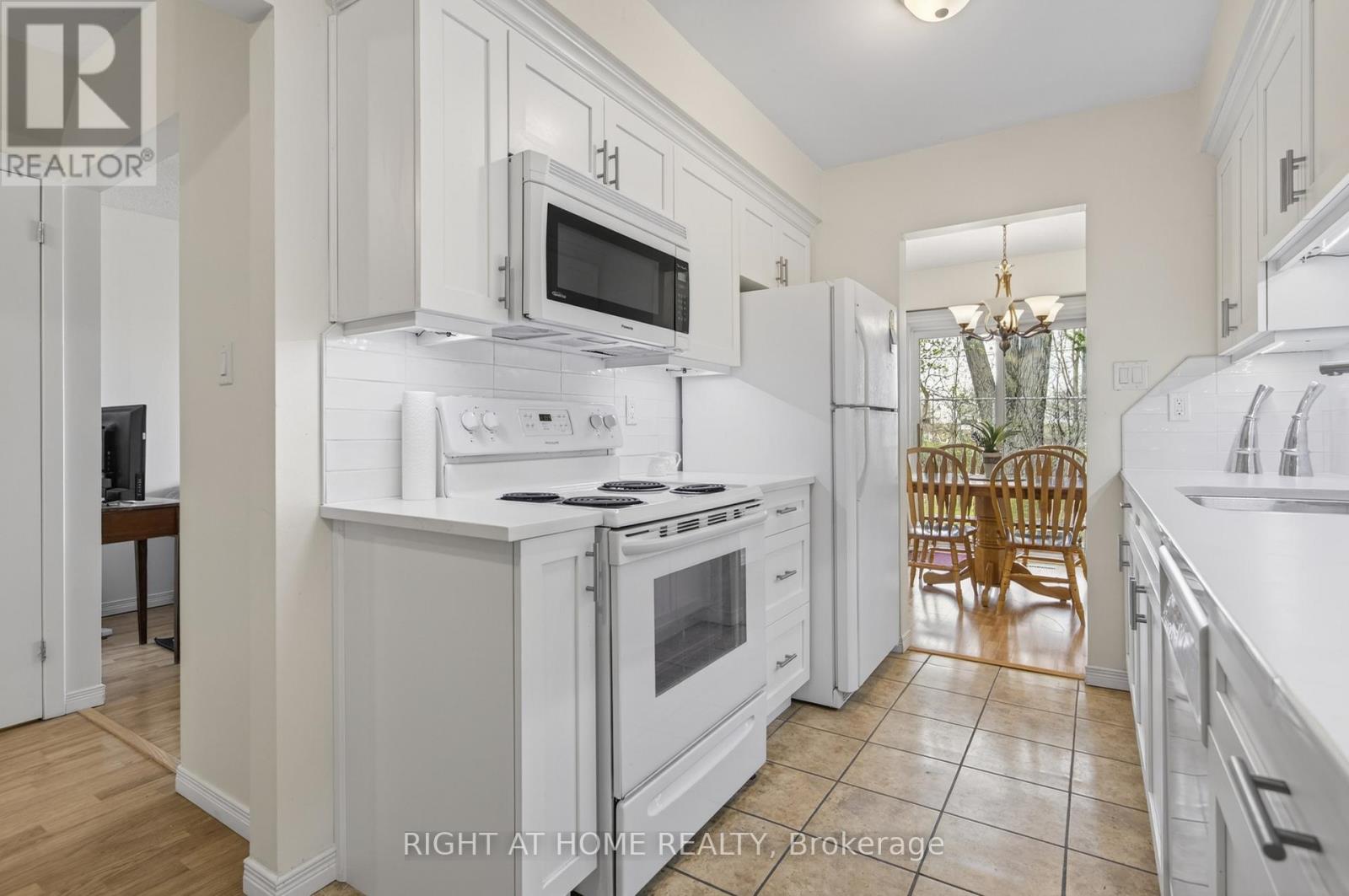 47 - 2 Bernick Drive, Barrie, Ontario  L4M 5K4 - Photo 12 - S13140816