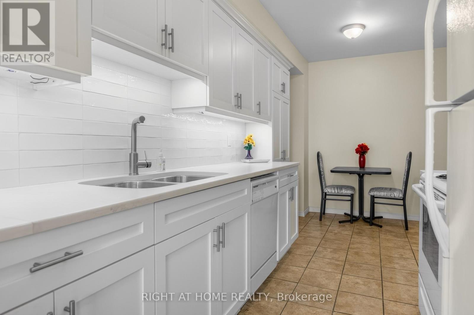 47 - 2 Bernick Drive, Barrie, Ontario  L4M 5K4 - Photo 17 - S13140816