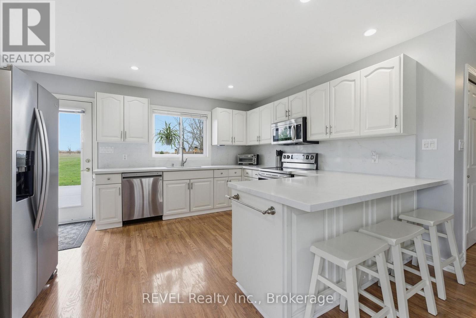 17 Stonehaven Road, Haldimand, Ontario  N1A 2W6 - Photo 9 - X13008248